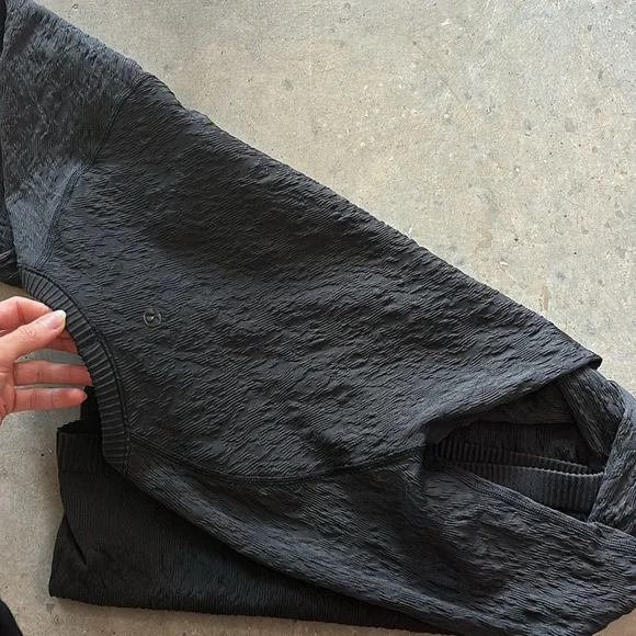 lululemon athletica Black Long Sleeve Top 6 - Picture 3 of 3